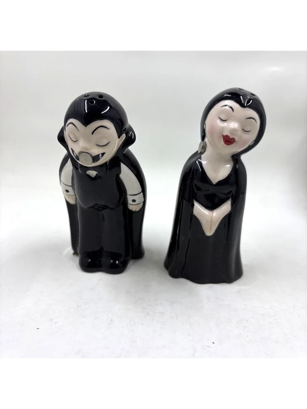 Pacific Giftware Vampire Love at First Bite Magnetic Kissing Ceramic S&P